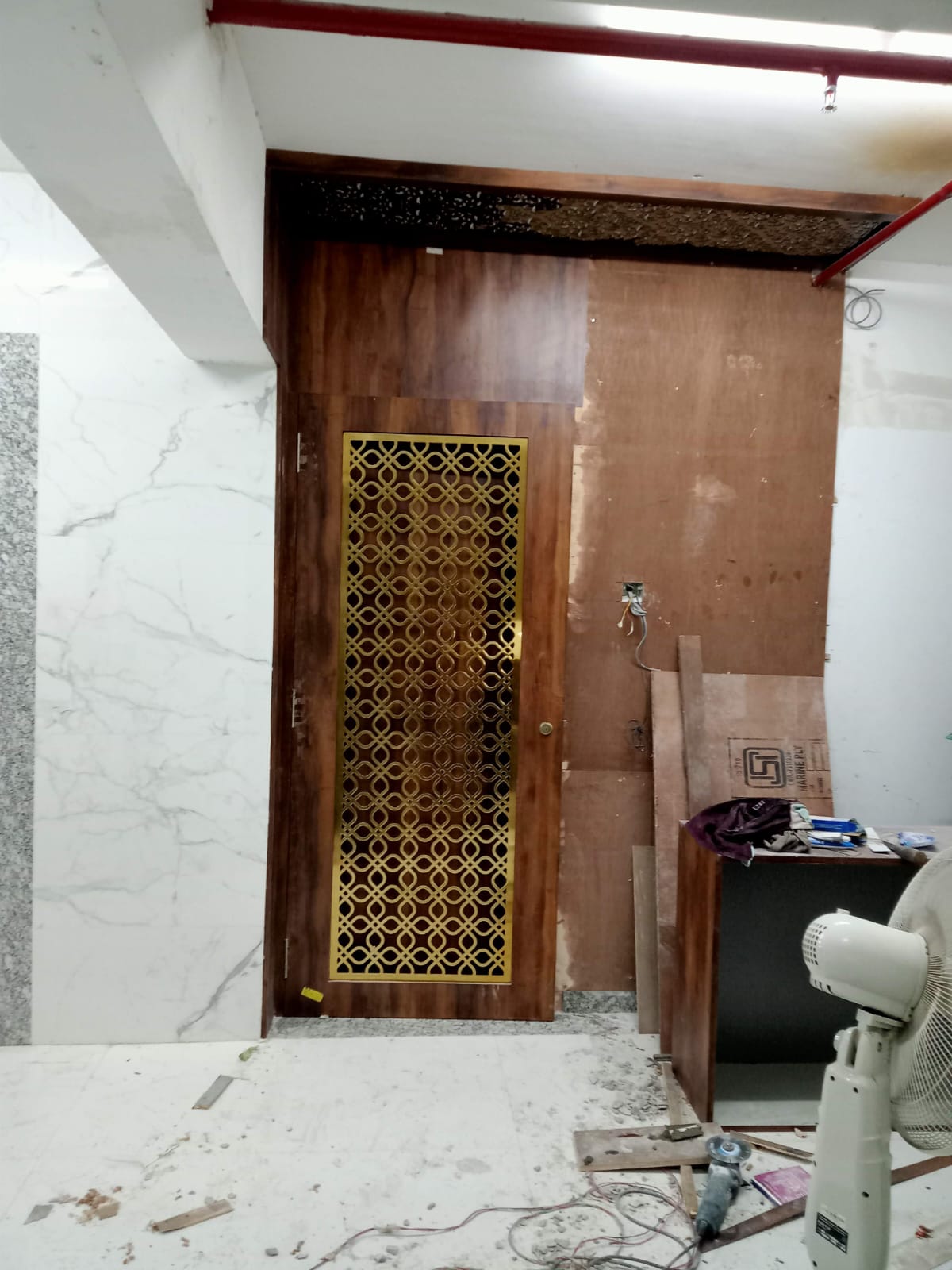 Full-Height Master Bedroom Wardrobe with Lacquered Glass Accent Panels - Execution #